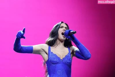 Dua Lipa [ dua-lipa ] - Would you stay behind the glass while I give you a little show?