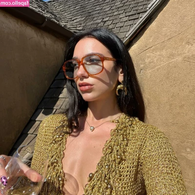 Dua Lipa [ dua-lipa ] - newgirl  viral  randompics  photo  fatgirl  love  boobs