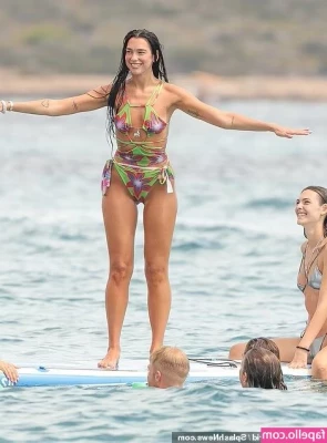 Dua Lipa [ dua-lipa ] - I m alone tonight anyone wanna talk to me     feetstagram  feet
