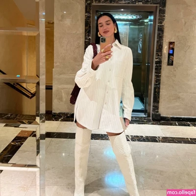 Dua Lipa [ dua-lipa ] - Falling out all over the show 🤣