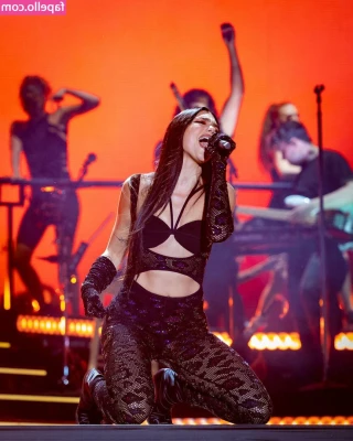 Dua Lipa [ dua-lipa ] - Happy new year ihr süßen   Hoffentlich durftet ihr nicht nur