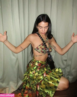 Dua Lipa [ dua-lipa ] - Had a little fun in the dressing room today