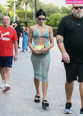 Dua Lipa [ dua-lipa ] - My boyfriend’s favoriiiiiite thing is when I bounce my ass on his