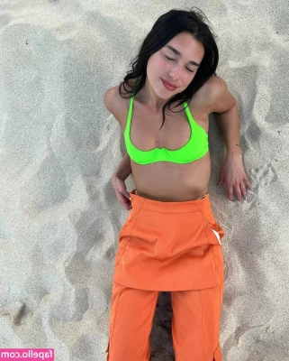 Dua Lipa [ dua-lipa ] - Everyone pray for Sadie s sunburned tits to heal promptly