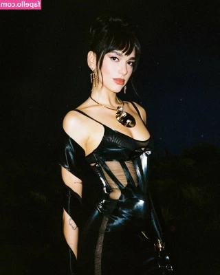 Dua Lipa [ dua-lipa ] - I love pushing my tits together and imagining a cock between them 😈