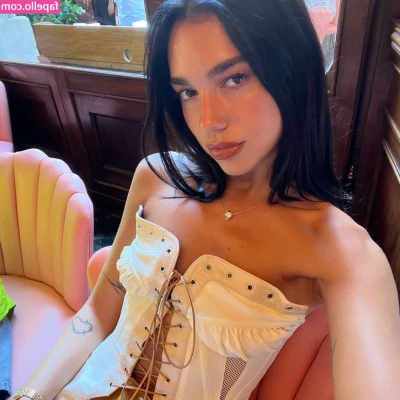 Dua Lipa [ dua-lipa ] - Give it a KISS