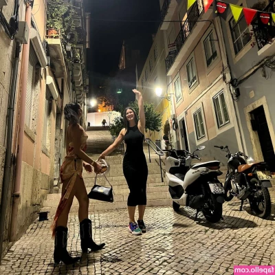 Dua Lipa [ dua-lipa ] - Wow what a night  I was hanging with  kayekenzy when out of nowhere