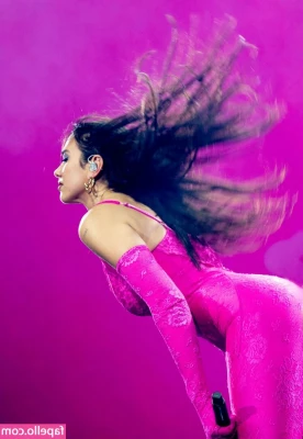 Dua Lipa [ dua-lipa ] - No needs caption