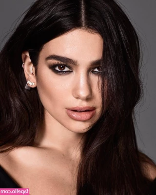 Dua Lipa [ dua-lipa ] - 2 close 4 ya? 💚  Do you love my freckles? hehe 😘