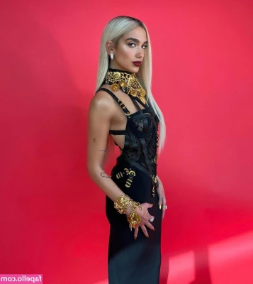 Dua Lipa [ dua-lipa ] - Viens tu dans la douche    TIPS POUR DIRE OUI