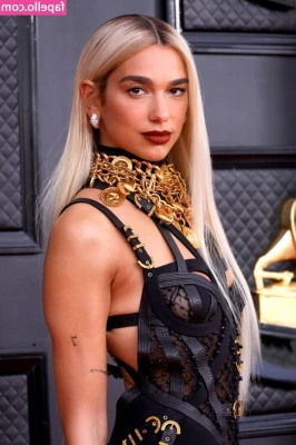 Dua Lipa [ dua-lipa ] - Do I have pretty soles? 🧚‍♀️