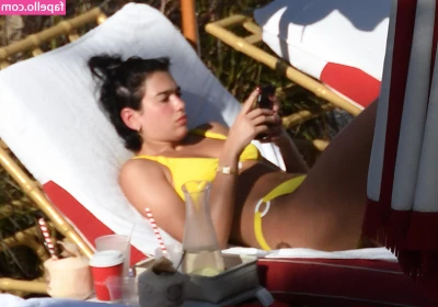 Dua Lipa [ dua-lipa ] - Lazy day with my pups.