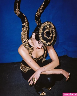 Dua Lipa [ dua-lipa ] - Help me find a book!