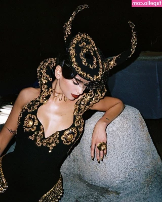 Dua Lipa [ dua-lipa ] - Like how my tits pop? 👀 message now for an exclusive content 😍