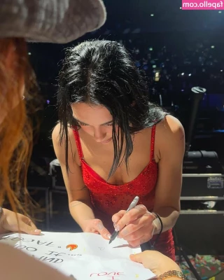 Dua Lipa [ dua-lipa ] - Night night boobies    Sleep well  sexy friends
