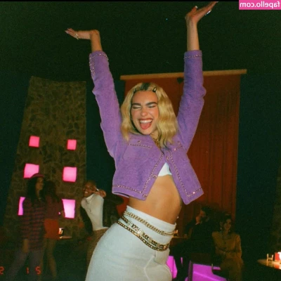 Dua Lipa [ dua-lipa ] - Feelin' sexy in this dress, bet you want to see me off it💦