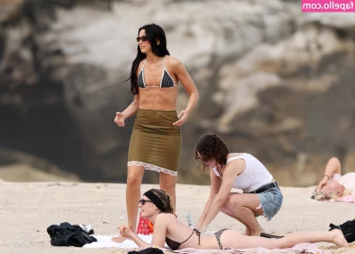 Dua Lipa [ dua-lipa ] - Yes you can bury your face between them 🍒🤗 part 2