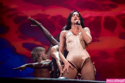 Dua Lipa [ dua-lipa ] - playing with new dildo until cum!