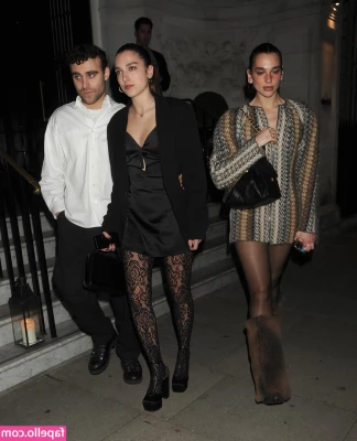 Dua Lipa [ dua-lipa ] - Same glasses but who s really looking at those part 2