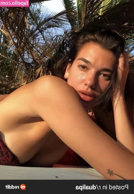 Dua Lipa [ dua-lipa ] - Una Dea conosce l indole dello slave Venerami  omaggiami e prostrati