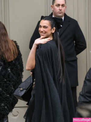 Dua Lipa [ dua-lipa ] - I couldn’t help myself and just had to get off to @yourdreamcouple