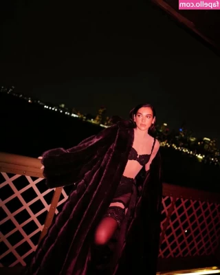 Dua Lipa [ dua-lipa ] - Good morning! Happy Saturday ❤️  I just wanted to give you guys a