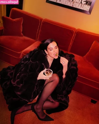 Dua Lipa [ dua-lipa ] - Would you jerk off to my nudes if I send you some part 1