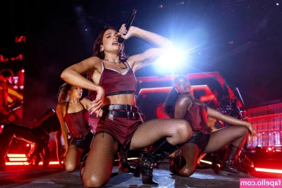 Dua Lipa [ dua-lipa ] - Supeeer lean this morning! 🥩