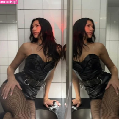 Dua Lipa [ dua-lipa ] - Is this the perfect position to eat? Or breed? Hmm… part 1
