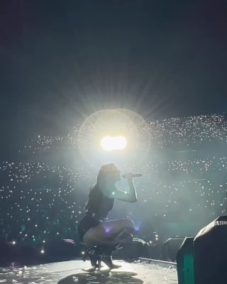 Dua Lipa [ dua-lipa ] - Watch me play with your favorite toy