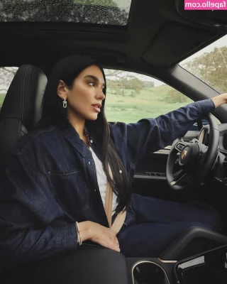 Dua Lipa [ dua-lipa ] - Postando essa aqui pq gosto dela  uq me dizem