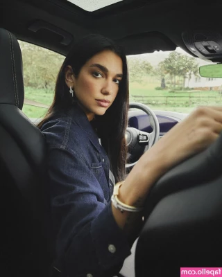 Dua Lipa [ dua-lipa ] - Nothing is better than a spontaneus evening