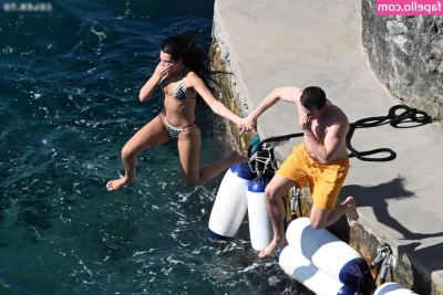 Dua Lipa [ dua-lipa ] - Rubbing lotion all over my thighs & legs 💦😏 part 1