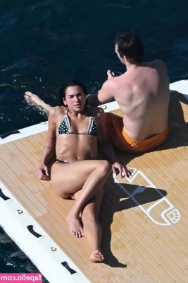 Dua Lipa [ dua-lipa ] - Please add 300lbs of fat to me