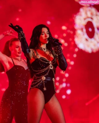 Dua Lipa [ dua-lipa ] - What do we think of my NYE pedi? Don’t mind the mess, I’m not a