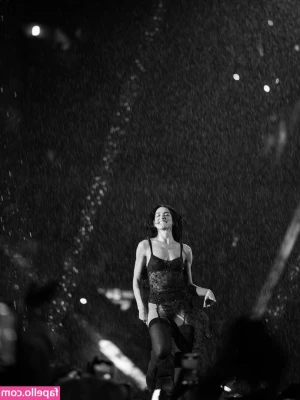 Dua Lipa [ dua-lipa ] - this bunny is ready for you to hunt me down. 🐰