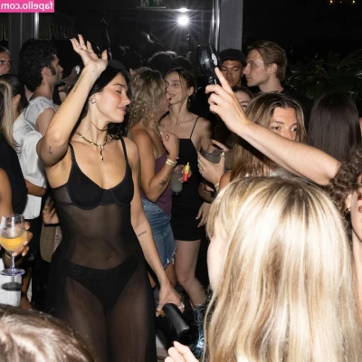 Dua Lipa [ dua-lipa ] - Pampering day for my tail