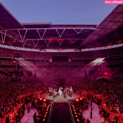 Dua Lipa [ dua-lipa ] - Uploading 🦋 tonight 🥰 all the way till thanksgiving 🦋 I O U part 1