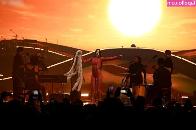 Dua Lipa [ dua-lipa ] - Wanna catch  em all part 1