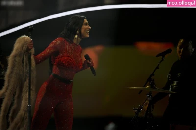 Dua Lipa [ dua-lipa ] - Do you wanna see my wet pussy  Watch the video below