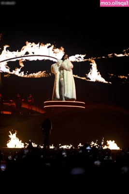 Dua Lipa [ dua-lipa ] - Bright red handprint on my ass from 69 HARD Spanks    Scroll for