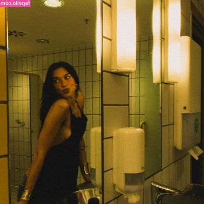 Dua Lipa [ dua-lipa ] - Welcome to my world baby