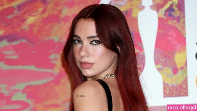 Dua Lipa [ dua-lipa ] - Pretty in pink for Valentine s Day