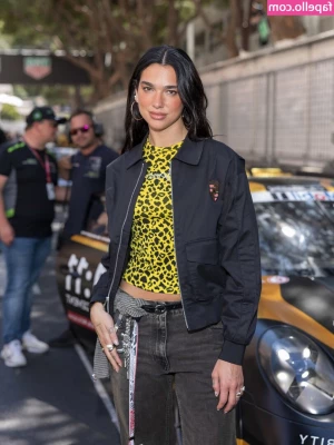Dua Lipa [ dua-lipa ] - Oooh it s echo-y