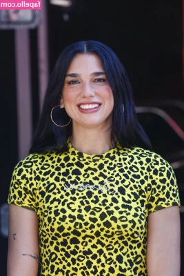 Dua Lipa [ dua-lipa ] - LA REGINA DEI POMPINI È TORNATA A SUCCHIARLO PER TE Succhiare un bel part 1