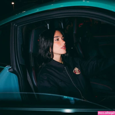 Dua Lipa [ dua-lipa ] - are you dying for a peek up my skirt?? @amanduhh_pls