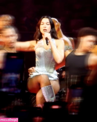 Dua Lipa [ dua-lipa ] - What colour pedicure should I get today? 🦶🏻 part 1