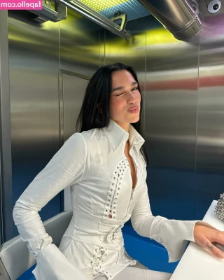 Dua Lipa [ dua-lipa ] - Moaning  playing with my new toy and hard orgasm  You can see this