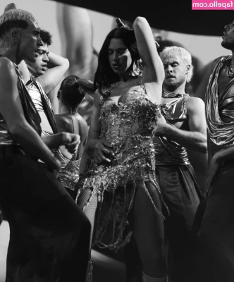 Dua Lipa [ dua-lipa ] - feliz viernes