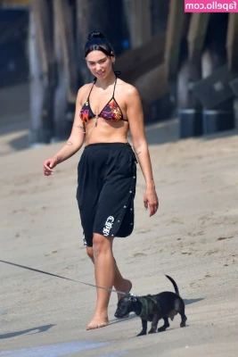 Dua Lipa [ dua-lipa ] - After breeding @bigbrojacks, he kicks back on the couch so Daddy can